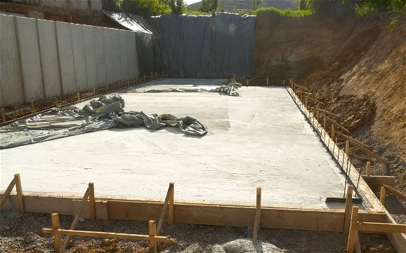 Bodenplatte für den Keller des frei geplanten Einfamilienhauses von Kern-Haus in Maikammer