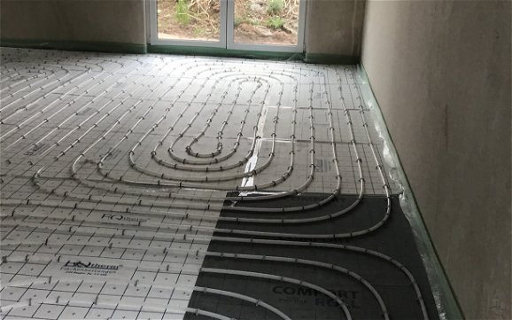 Eingebaute Fußbodenheizung im Erdgeschoss in Bad Schönborn