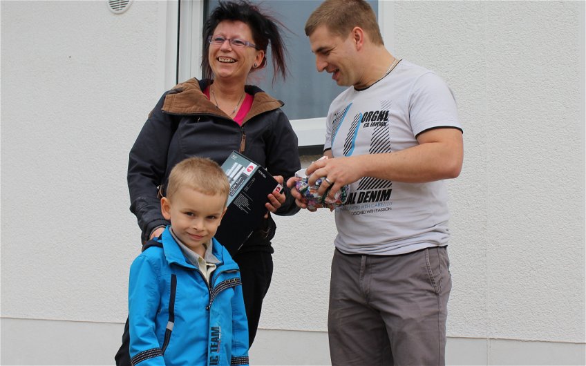 Die Familie freut sich über ihr neues Zuhause: ein Kern-Haus in Halberstadt.