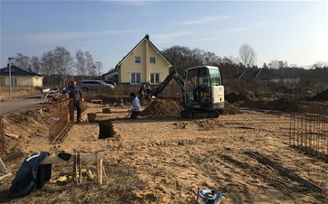 Das Fundament wird vorbereitet. Bauen in Lostau mit Kern-Haus Magdeburg!