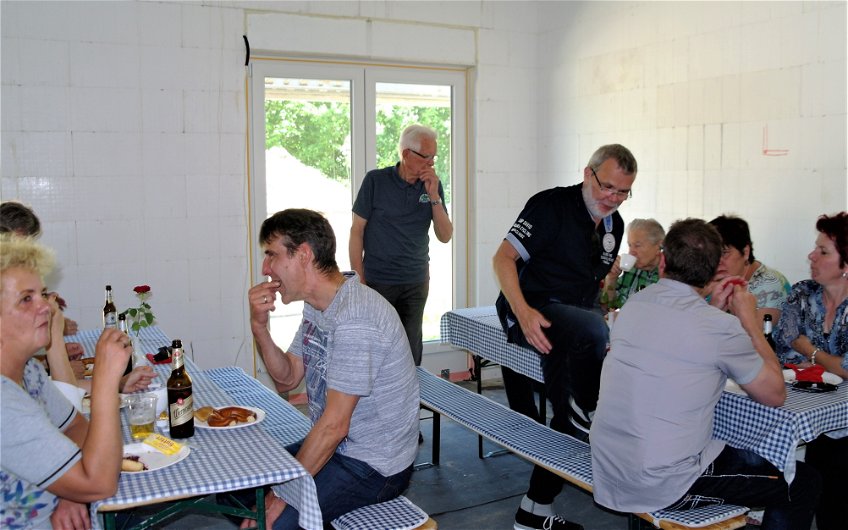 Gäste beim Rohbaufest in Eilsleben von Kern-Haus Magdeburg