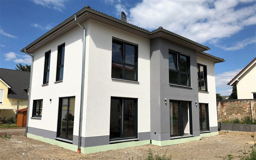Frei geplantes Kern-Haus in Magdeburg - Terrassenansicht