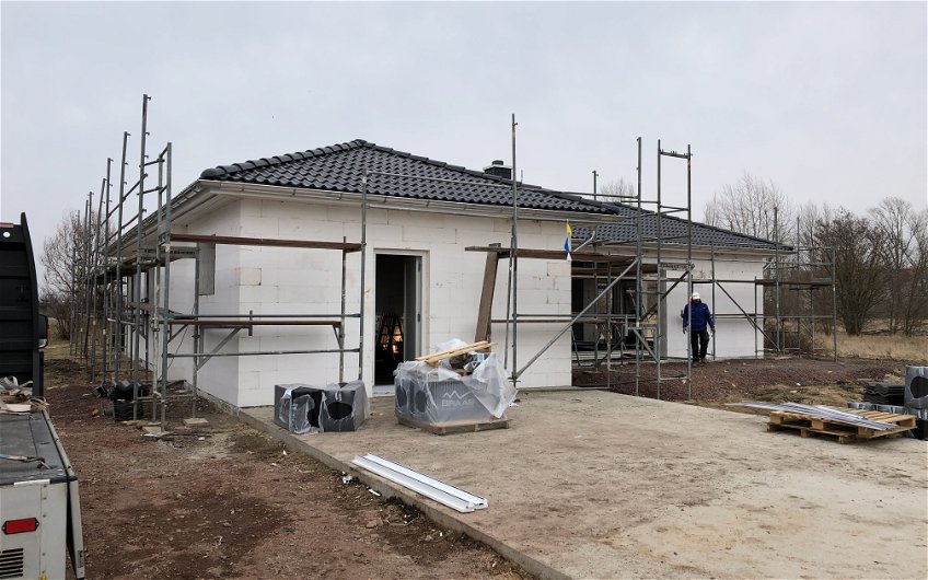 Kern-Haus-Bungalow im Rohbau mit Dacheindeckung in Magdeburg