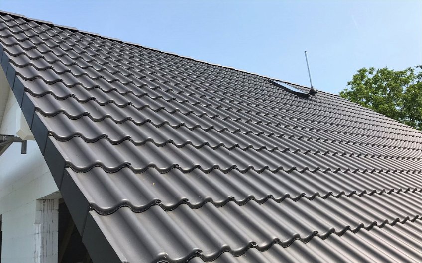 Graue Dachziegel auf einem Loop Classic in Magdeburg - Kern-Haus