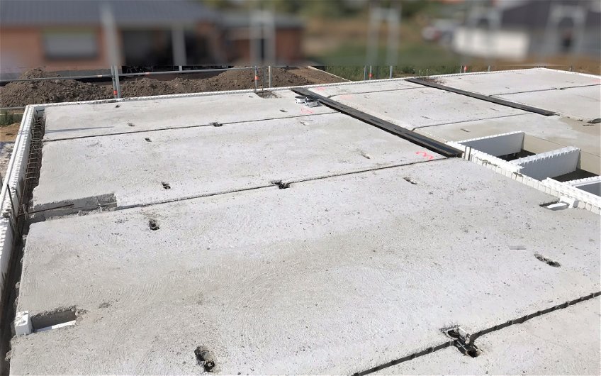 Zwischendeckenteile aus Beton für ein Kern-Haus in Niederndodeleben