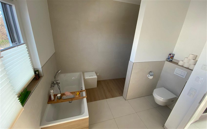 Badezimmer im frei geplanten Kern-Haus in Mochenwangen-Wolpertswende