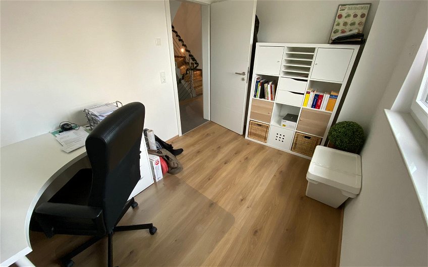 Home-Office im frei geplanten Kern-Haus in Mochenwangen-Wolpertswende