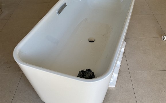 badewanne-wird-montiert-in-wuelfrath