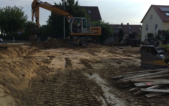 Baustellenvorbereitung auf dem Grundstück für die individuell geplante Kern-Haus-Stadtvilla Signus in Freiberg am Neckar