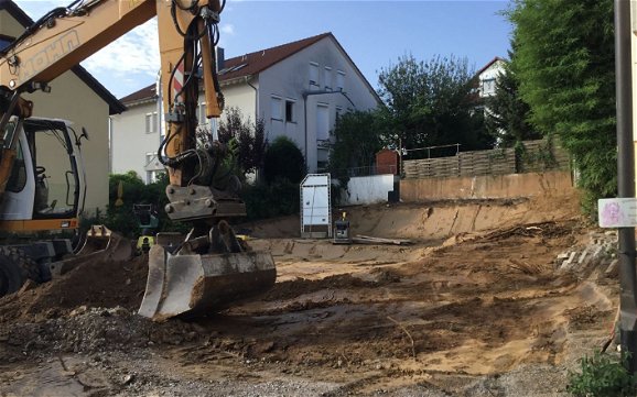 Baustellenvorbereitung auf dem Grundstück für die individuell geplante Kern-Haus-Stadtvilla Signus in Freiberg am Neckar