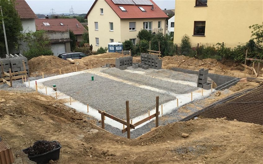 Streifenfundament für die individuell geplante Kern-Haus-Stadtvilla Signus in Freiberg am Neckar