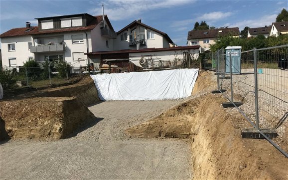 Baustellenvorbereitung auf dem Grundstück für das individuell geplante Familienhaus Komfort von Kern-Haus in Konstanz-Litzelstetten