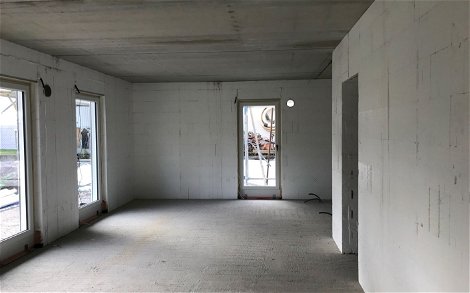 Fenstermontage im individuell geplanten Familienhaus Komfort von Kern-Haus in Konstanz-Litzelstetten