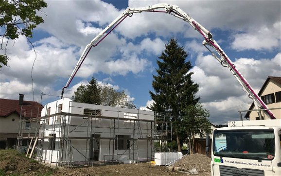 Rohbau des individuell geplanten Familienhauses Vero von Kern-Haus in Ravensburg-Oberzell
