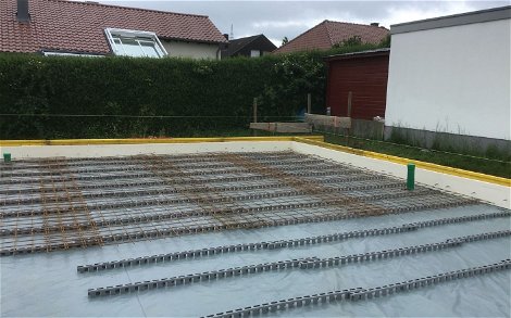 Vorbereitung der Bodenplatte für das individuell geplante Familienhaus Magnum von Kern-Haus in Herrenberg