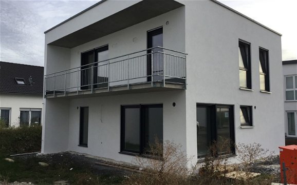 Individuell geplantes Bauhaus Novum von Kern-Haus in Bönnigheim