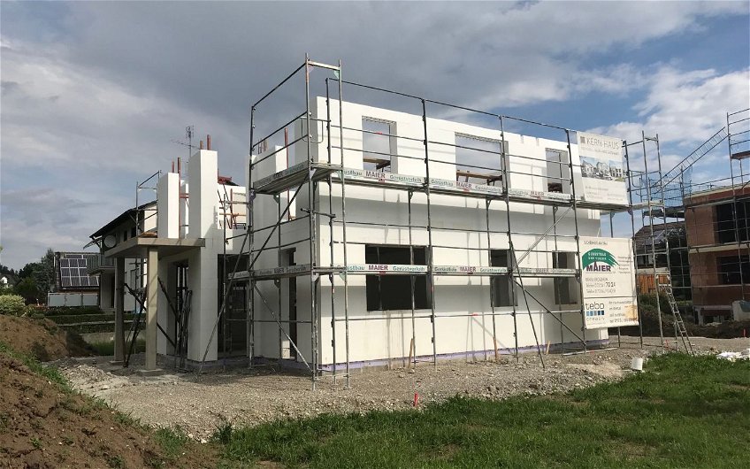 Dacheschosswände des frei geplanten Familienhauses von Kern-Haus in Aitrach