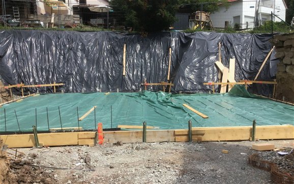 Bodenplatte des frei geplanten Familienhauses von Kern-Haus in Korb