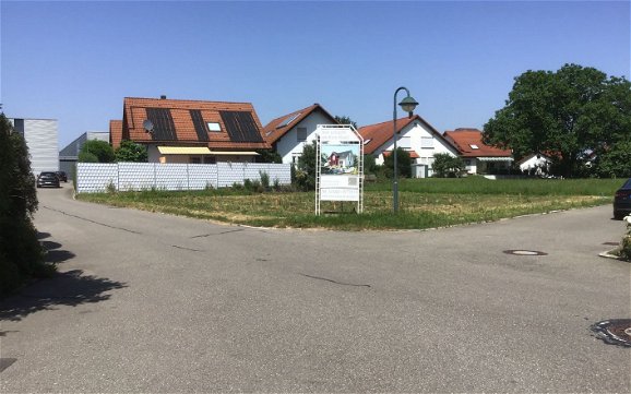 Grundstück für das frei geplante Familienhaus von Kern-Haus in Pliezhausen