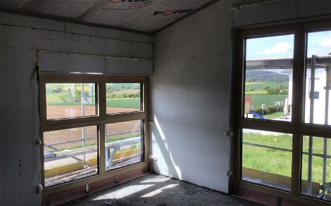 Fenster im individuell geplanten Familienhaus Luce von Kern-Haus in Sindelfinden-Darmsheim