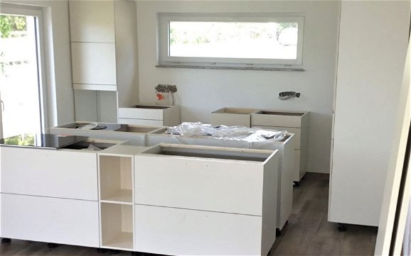 Küche im individuell geplanten Familienhaus Vero von Kern-Haus in Herrenberg