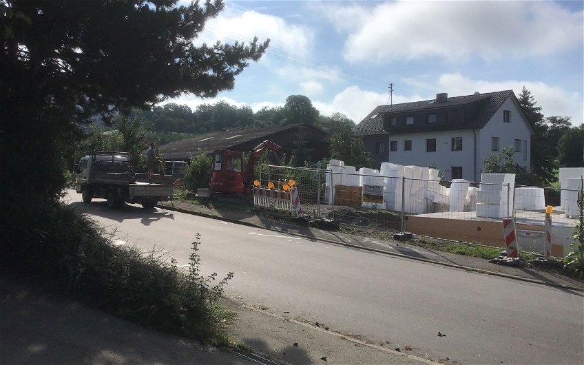 Verfüllen der Arbeitsräume am individuell geplanten Familienhaus Vero von Kern-Haus in Herrenberg