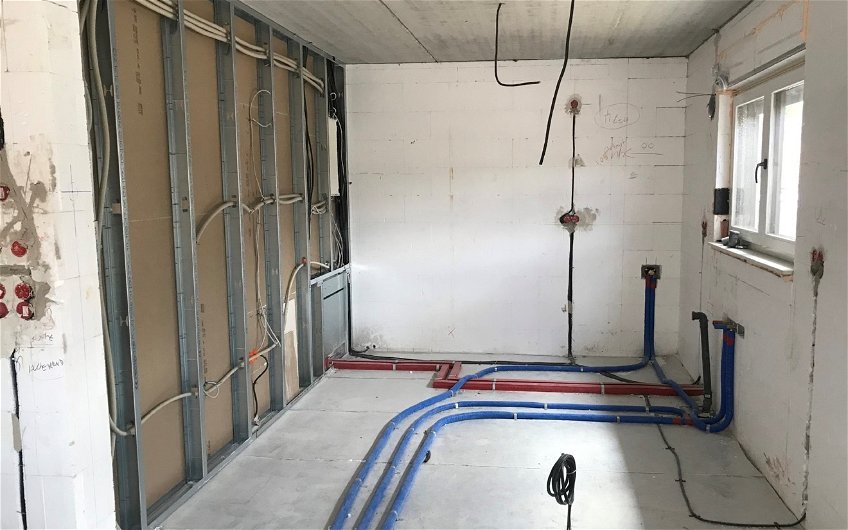 Elektrorohinstallation im frei geplanten Familienhaus von Kern-Haus in Maulbronn-Zaisersweiher