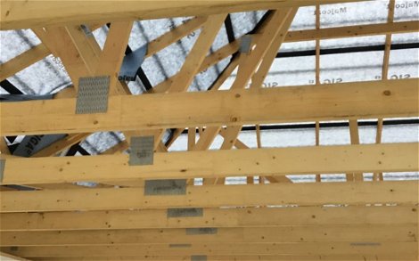 Dachstuhl des frei geplanten Bungalows von Kern-Haus in Güglingen