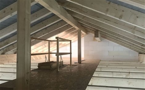 Dachstuhl im frei geplanten Familienhaus von Kern-Haus in Bopfingen
