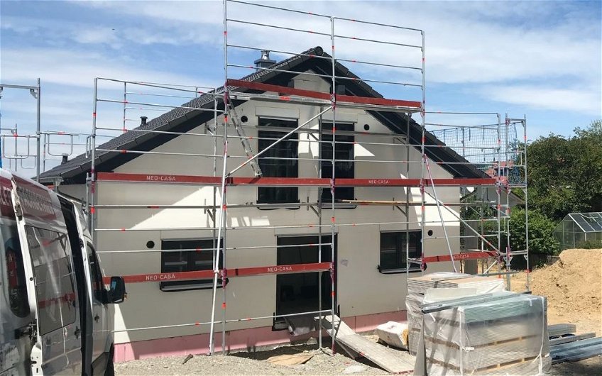 Geschlossener Rohbau des frei geplanten Familienhauses von Kern-Haus in Wolfegg-Alttann