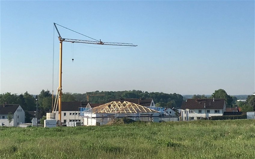 Dachstuhl des frei geplanten Bungalows von Kern-Haus in Bad Schussenried