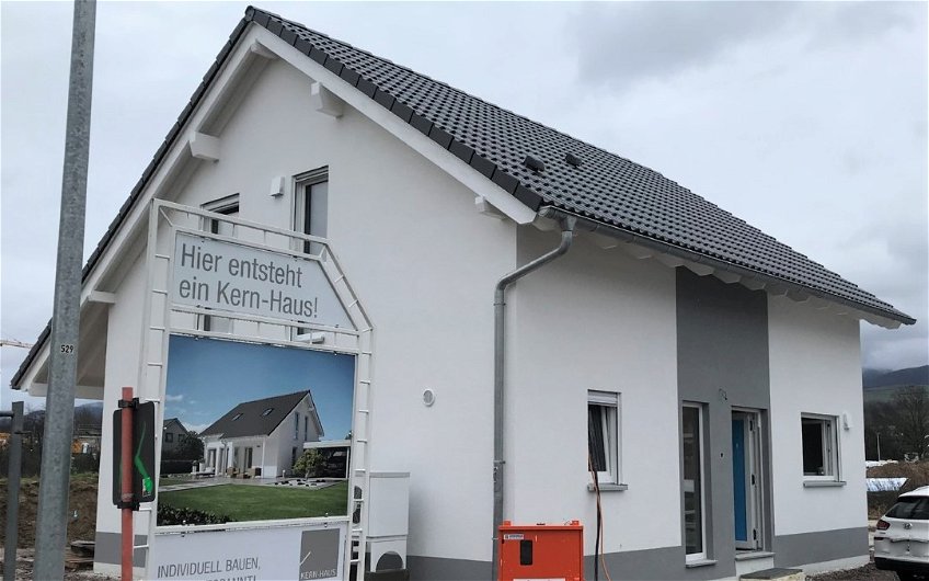 Eingangsseite des Familienhauses Family von Kern-Haus in Sasbach