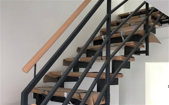 Treppe im frei geplanten Familienhaus von Kern-Haus in Frickenhausen