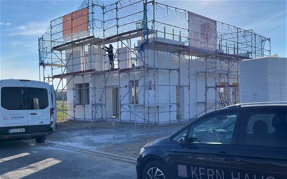 Dachgeschosswände des individuell geplanten Familienhauses Vero von Kern-Haus in Dettingen