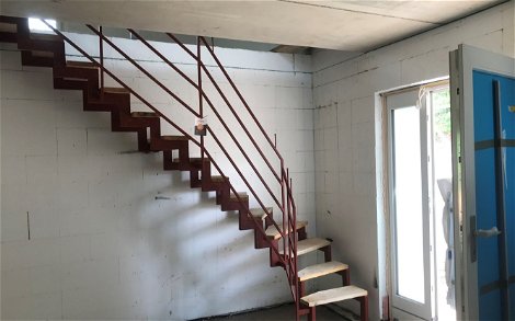 Bautreppe im frei geplanten Familienhaus von Kern-Haus in Remchingen