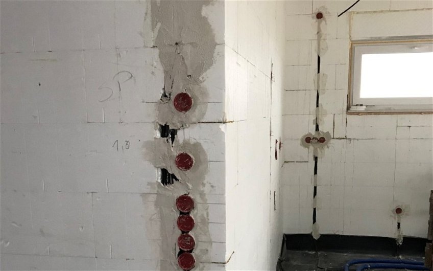 Elektrorohinstallation im frei geplanten Familienhaus von Kern-Haus in Calw
