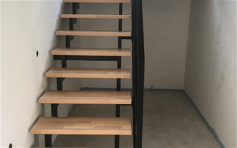Eingebaute Treppe in Remchingen
