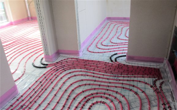 Für wohlige Wärme im Kern-Haus sorgt zukünftig die Fußbodenheizung.