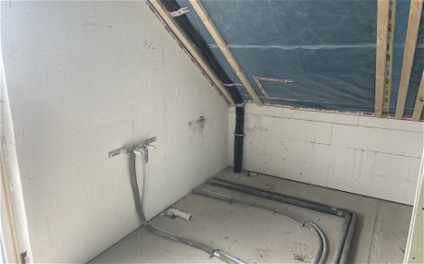 Im Zuge der Sanitärrohinstallation konnten Rohre und Leitungen verlegt werden.