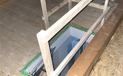 Die eingebrachten Holzdielen ermöglichen eine optimale Nutzung des Dachbodens.